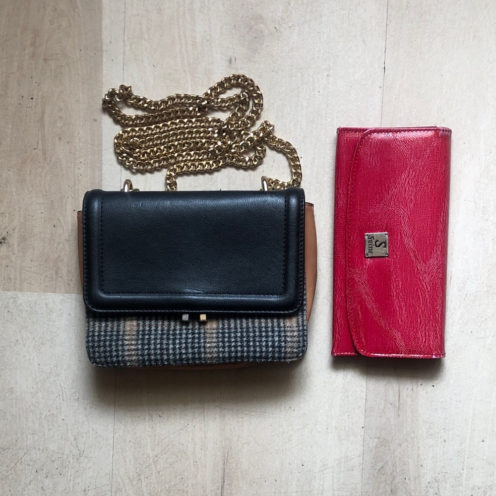 Forever 21 Black and Brown Crossbody Bag with Gold Chain